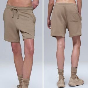 alo Yoga UNISEX 'The Chill Short'
'Gravel' Tan Sweat Shorts